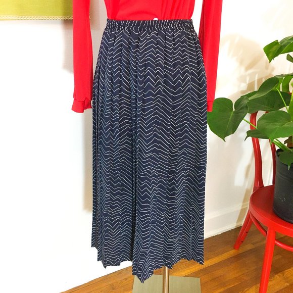 VTG 80's Navy Wave Skirt - Picture 6 of 11